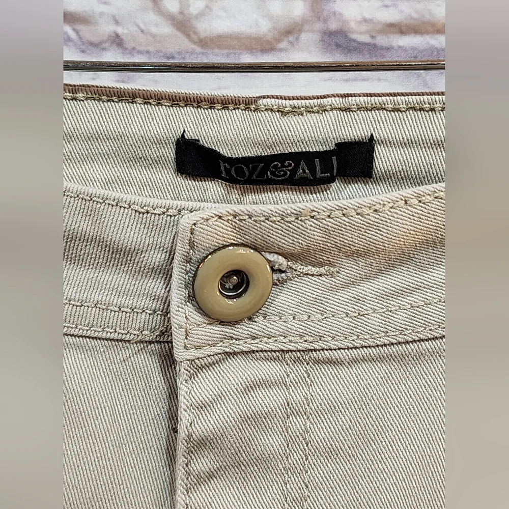 Roz & Ali tan pants with mid-rise fit and decor on back pockets Size 20 Average - Picture 3 of 7